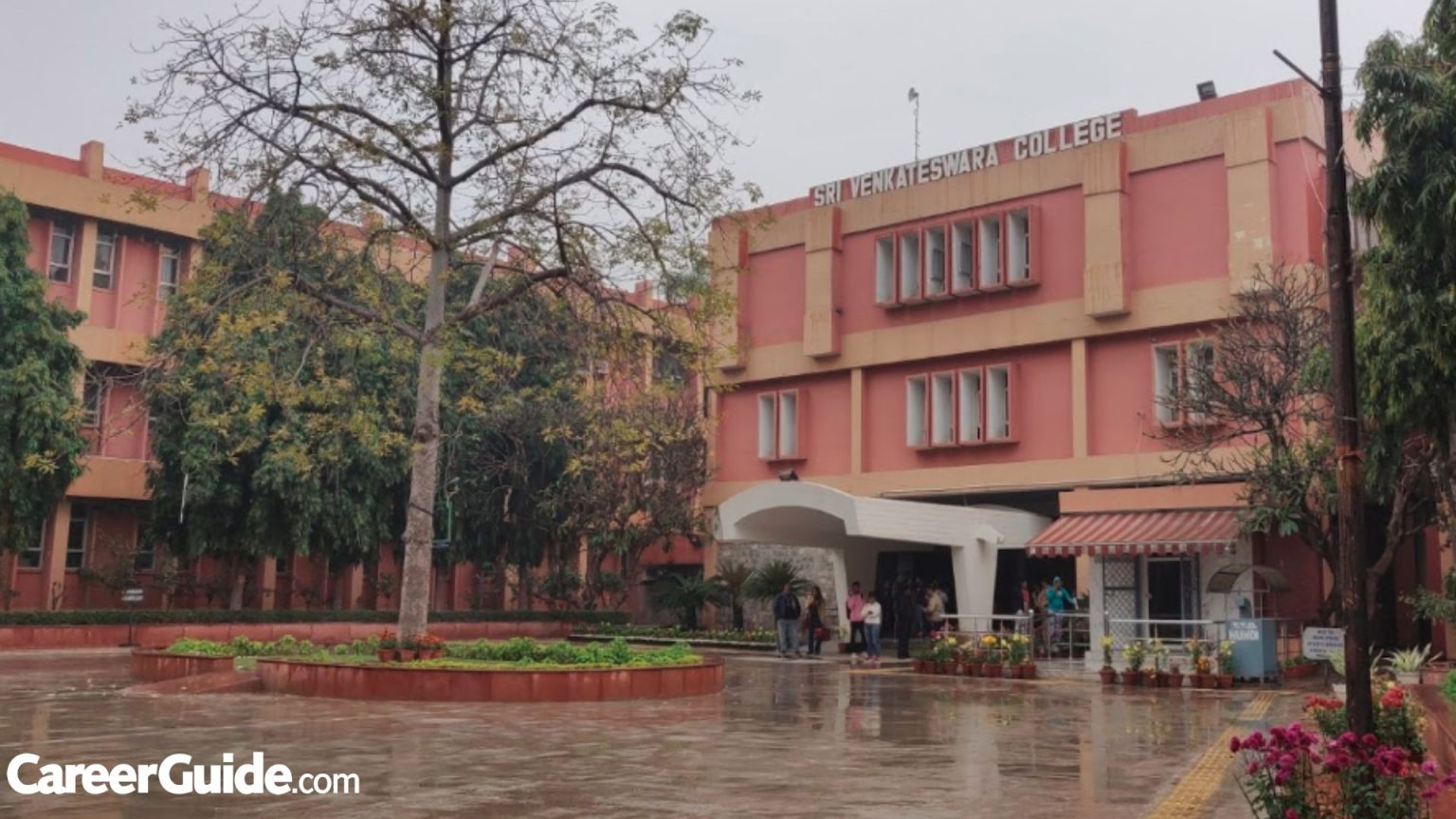 BEST COLLEGES TO PURSUE ECONOMICS HONOURS IN INDIA CareerGuide