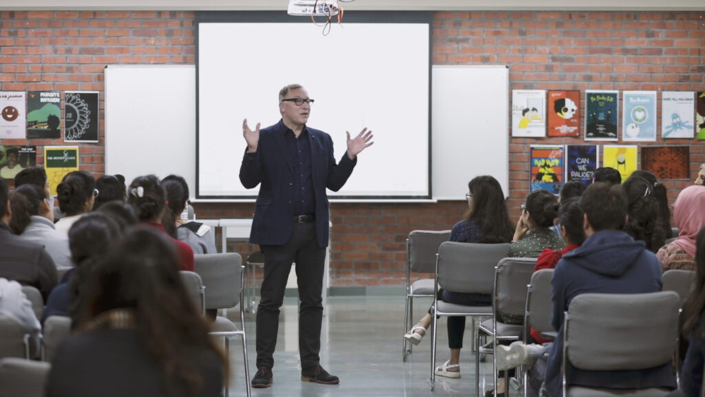 Damian Chapman Kingston Iiad Byte Cut 02.00 01 13 17.still002